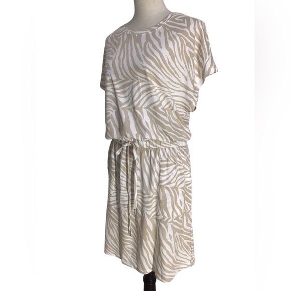 C&C California Barbara Dolman Sleeve Pocket Jersey Dress In Sand Zebra - Picture 4 of 9